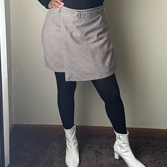 H&M Belted Houndstooth Mini Skirt - Picture 8 of 8